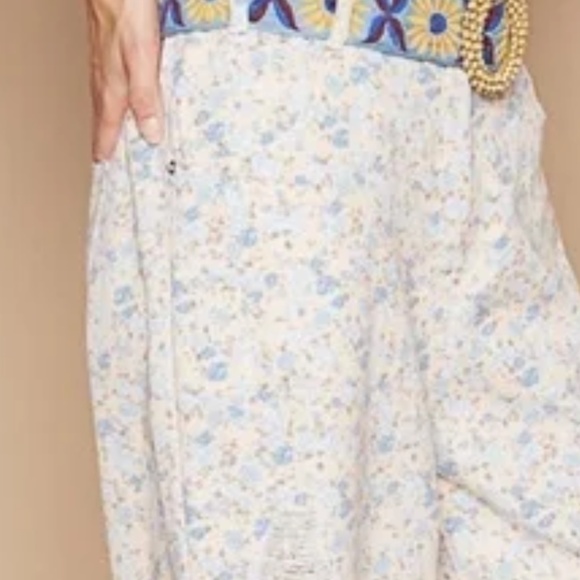 POL Floral Wide Leg Pants - Cream and Blue - Picture 3 of 6